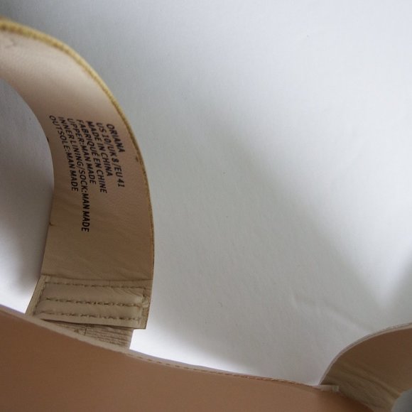 NWOT Cream Flat Slip On Sandals 10 - Picture 4 of 4